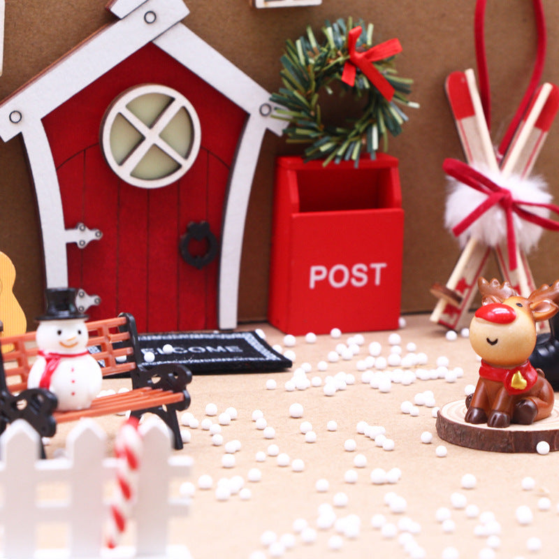 Glowing Elf Door Set for Miniature Christmas Scenes