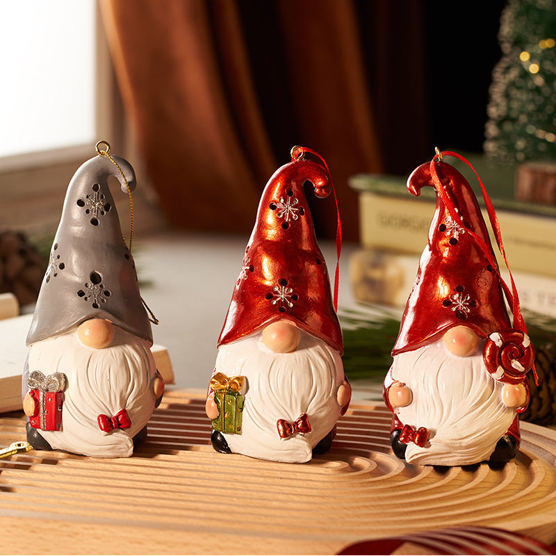 Decorative gnome pendant made of resin