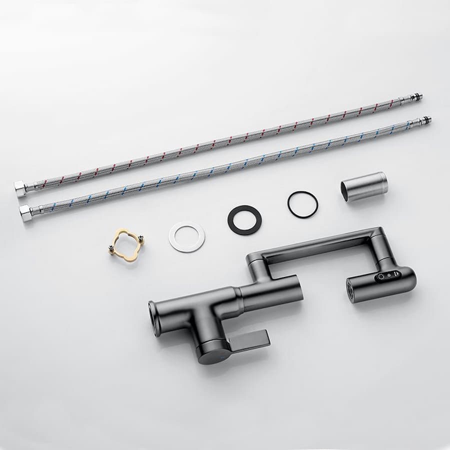 Displays accurate water temperature and prevents burns immediately