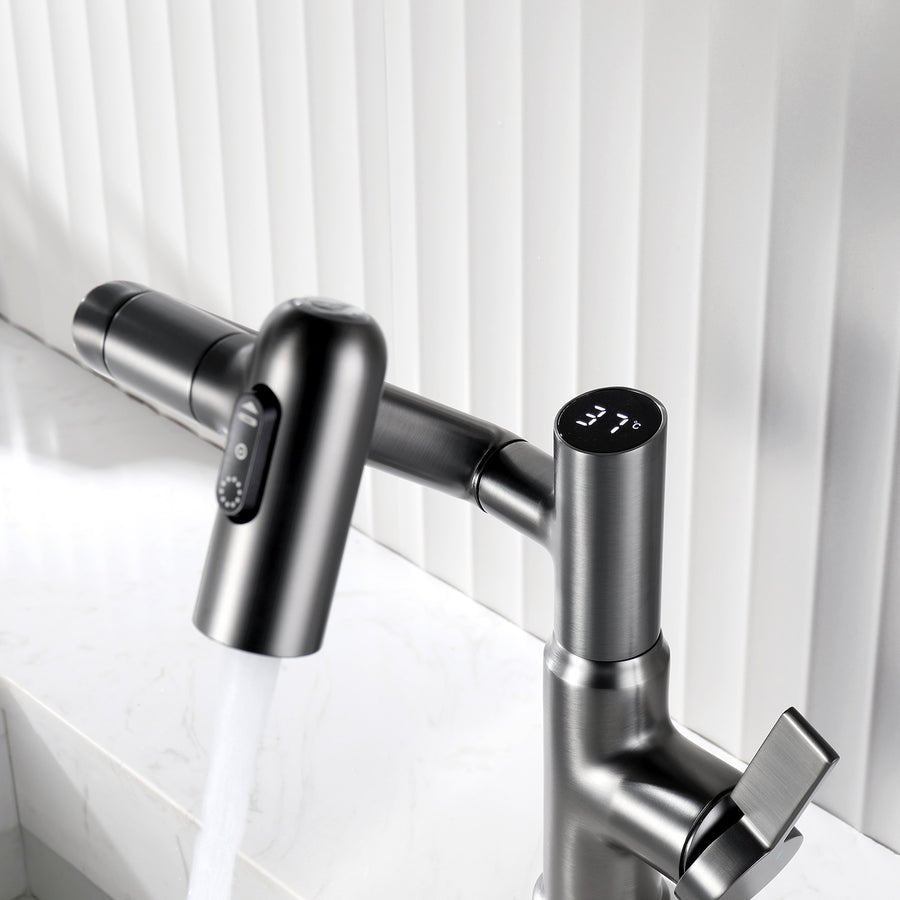 Displays accurate water temperature and prevents burns immediately