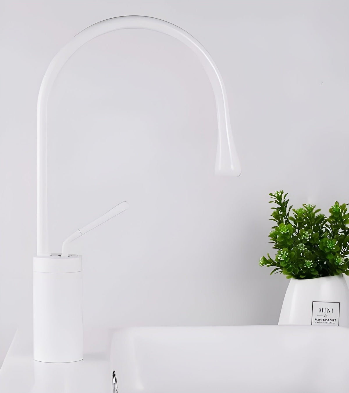FlexFlow – Seamless 360° Faucet Control for a Drip-Free Experience