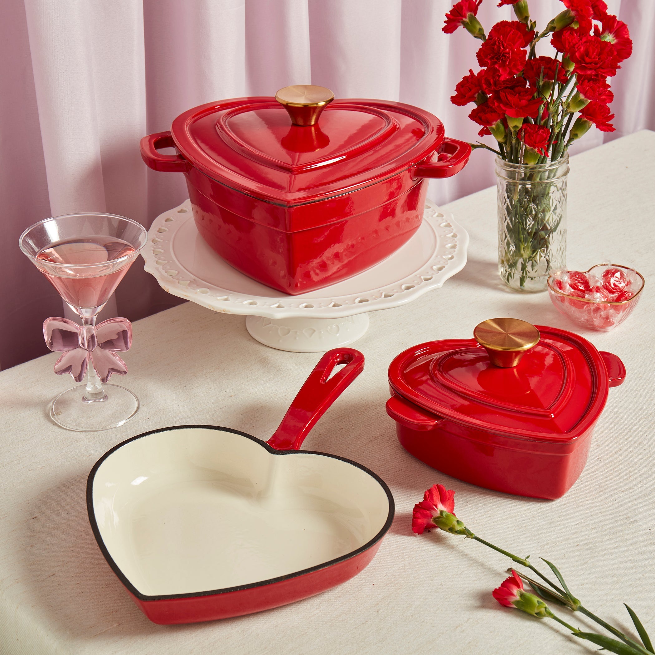 3-Quart Enameled Cast Iron Heart-Shaped Dutch Oven, Red