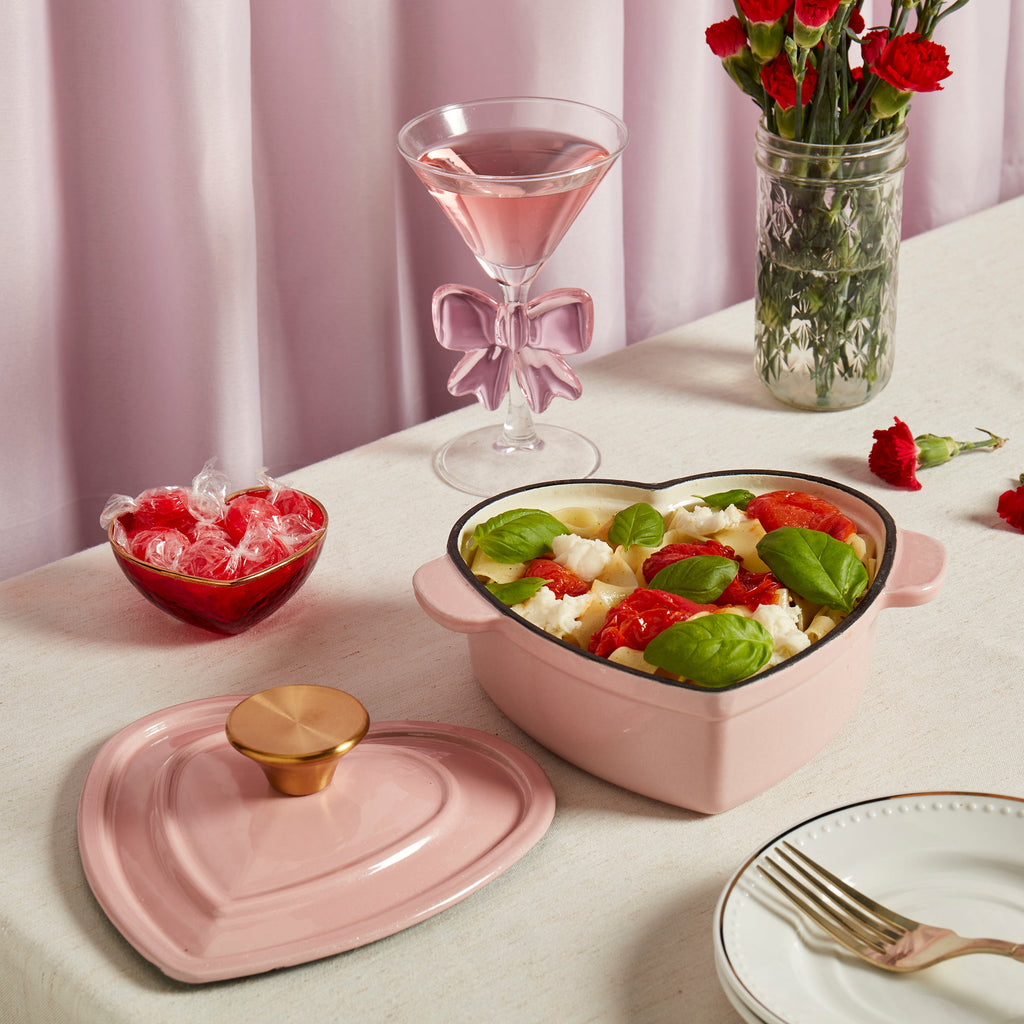 1-Quart Enameled Cast Iron Heart-Shaped Dutch Oven, Pink