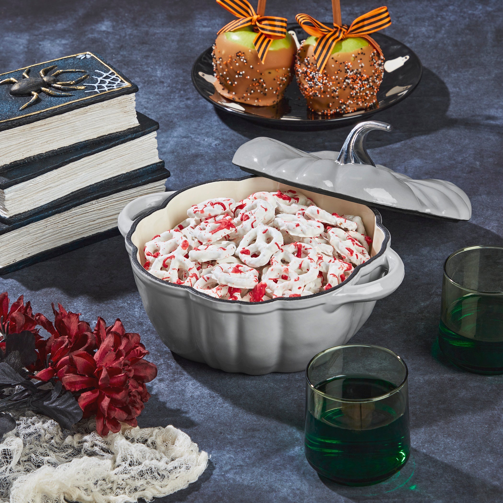 2-Quart / 4-Quart Enameled Cast Iron Pumpkin Dutch Ovens, Silver