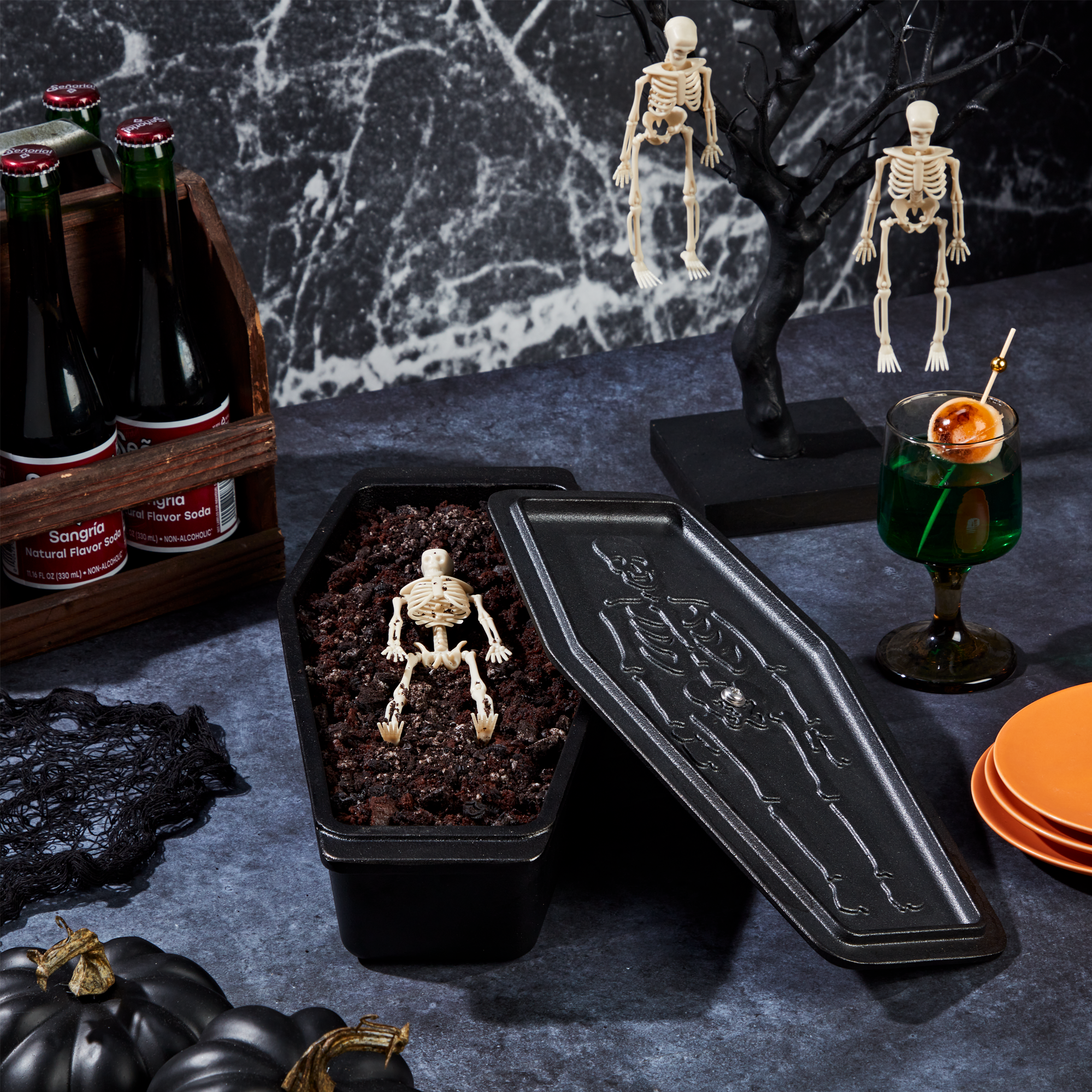 1.5-Quart / 2.5-Quart Cast Iron Skeleton Coffin Casket Loaf Pan, Black