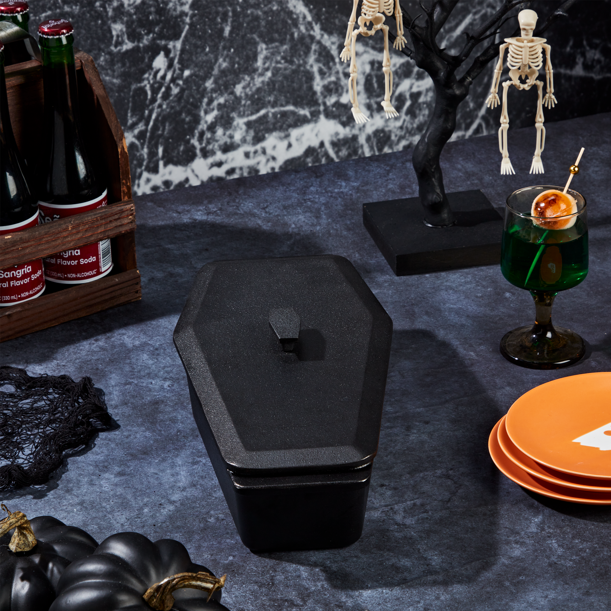 1.5-Quart / 2.5-Quart Cast Iron Skeleton Coffin Casket Loaf Pan, Black