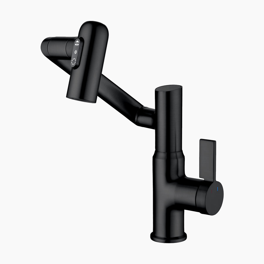 Displays accurate water temperature and prevents burns immediately